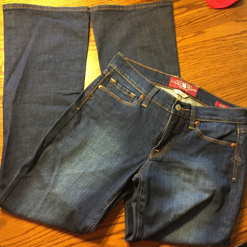 Never worn Lucky Brand jeans